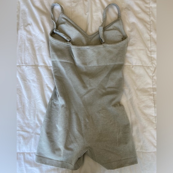 Bo + Tee Seamless Unitard - Picture 2 of 2